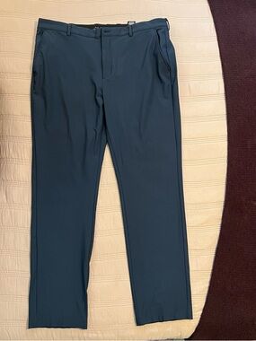 Greg Norman Men's Dark Navy Performance Dress Golf Pants